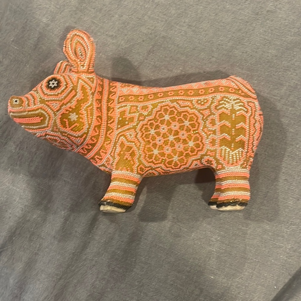 Beaded Mexican pig